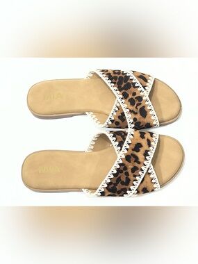 MIA Isle Women’s Size 6.5 US Sandals Textile Slip On Beige Animal Print Boho